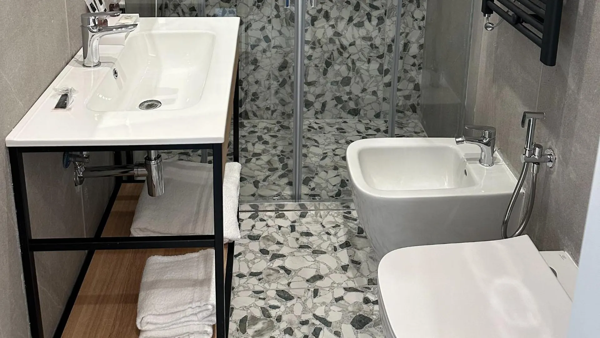 Aparthotel Hotiday Room Collection - Napoli Museo Suite