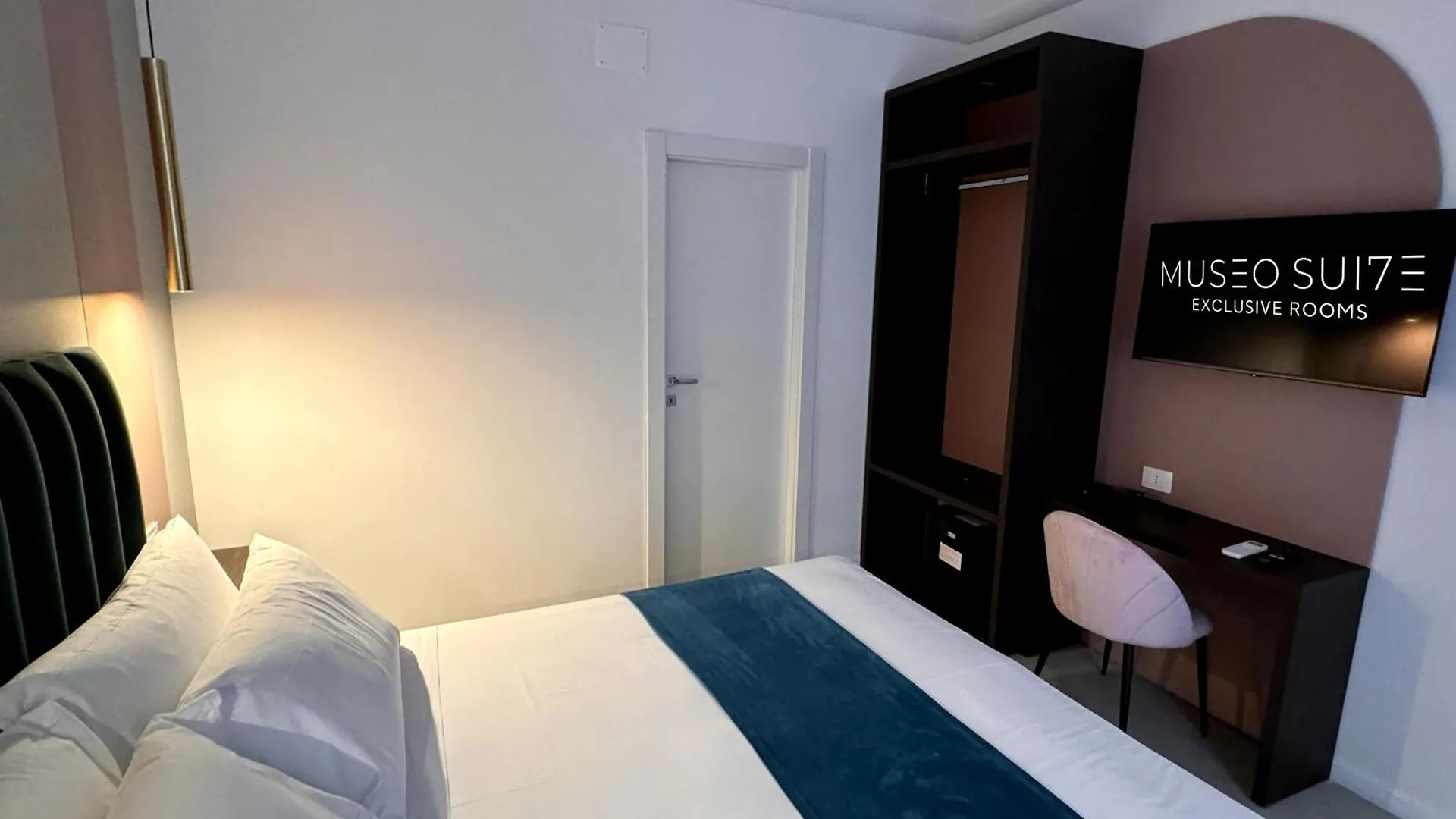 Hotiday Room Collection - Napoli Museo Suite Italie