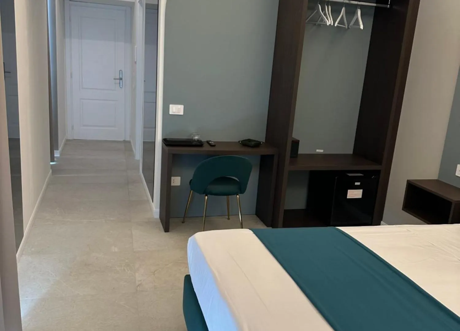 Hotiday Room Collection - Napoli Museo Suite 0*, Naples