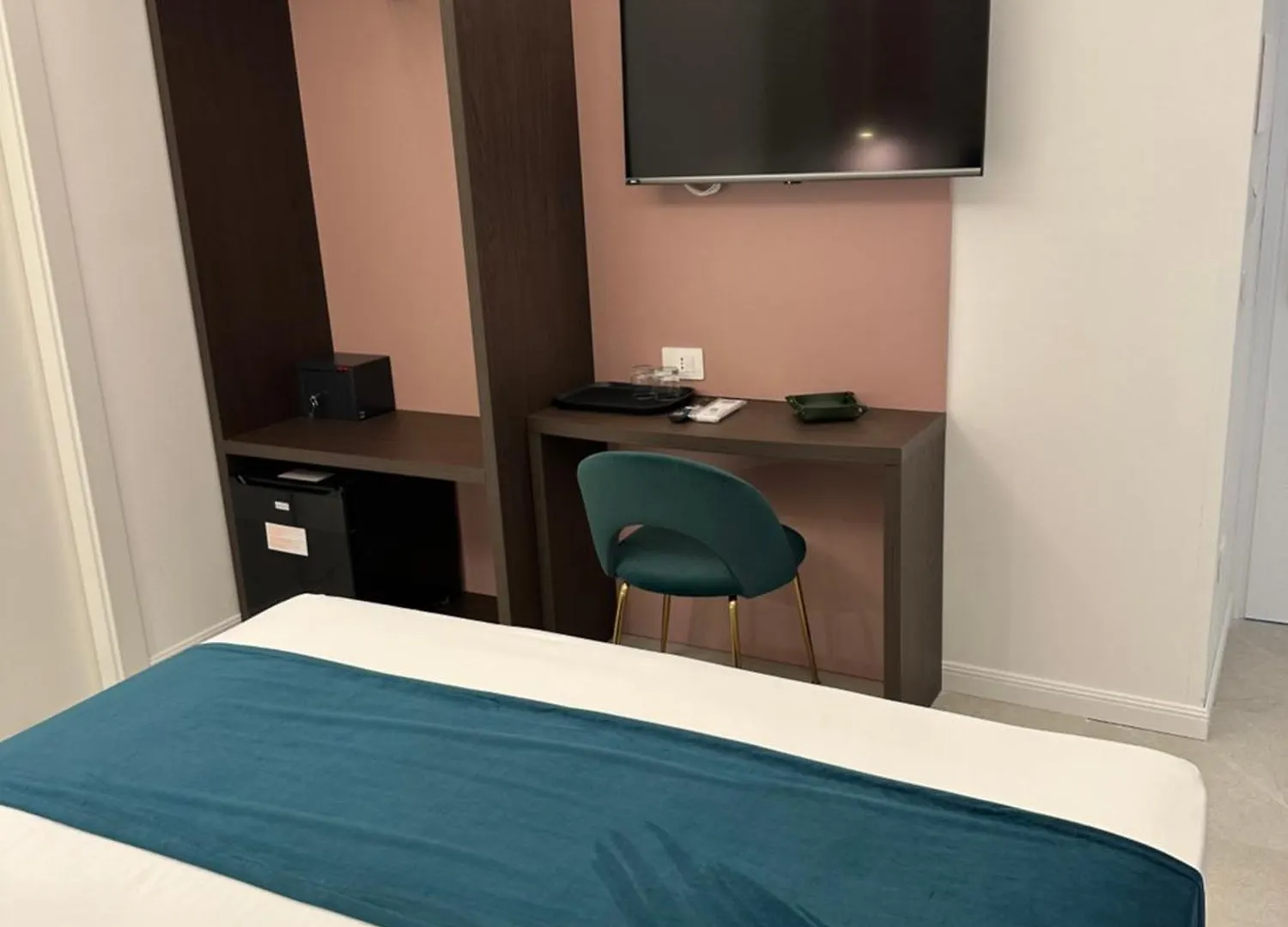 Hotiday Room Collection - Napoli Museo Suite 0*, Naples Italy