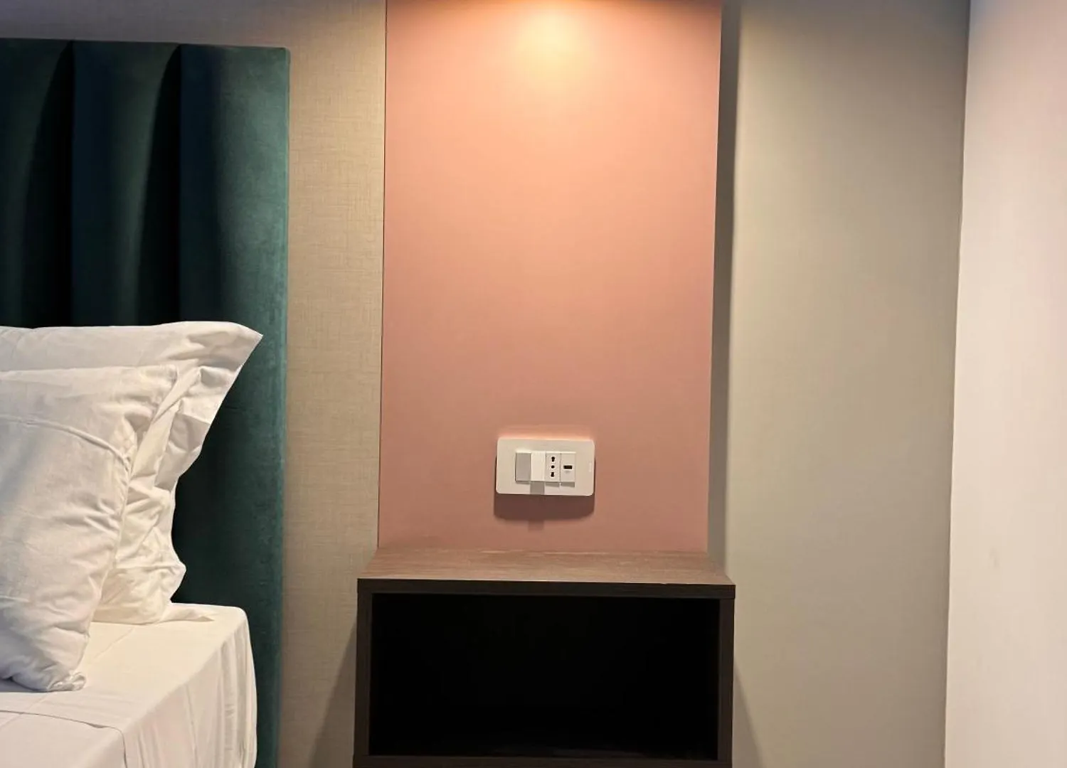 Hotiday Room Collection - Napoli Museo Suite 0*, Naples