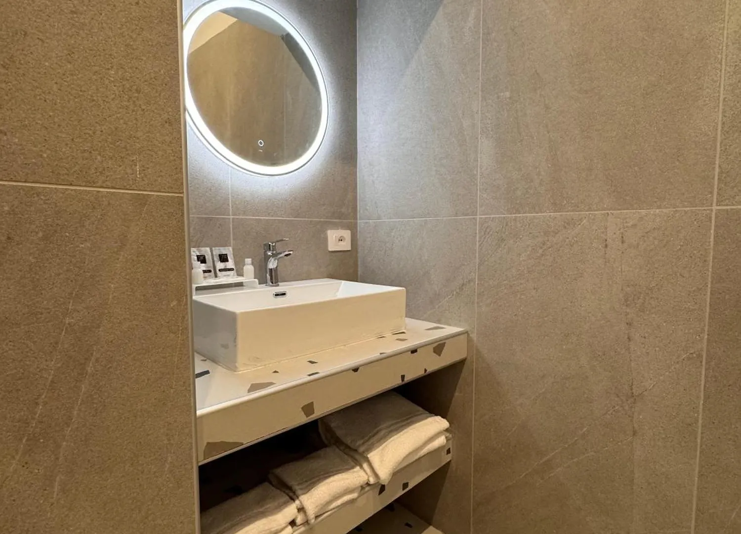 Hotiday Room Collection - Napoli Museo Suite 0*, Naples Italy
