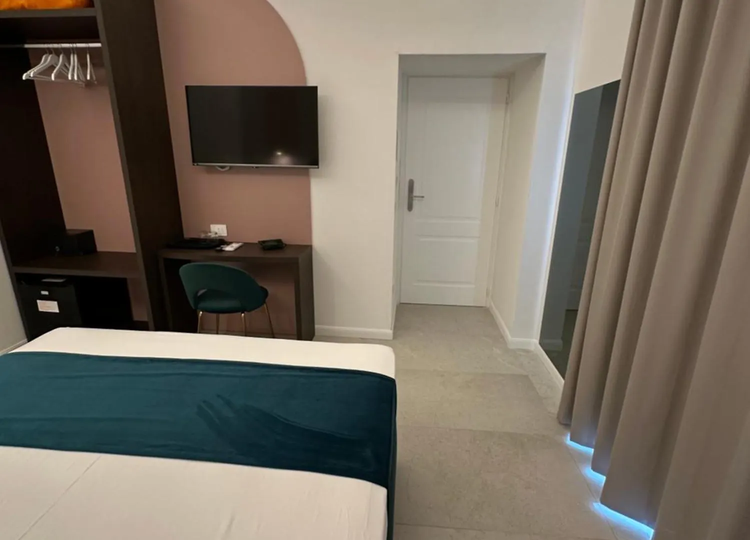 Hotiday Room Collection - Napoli Museo Suite Aparthotel Naples