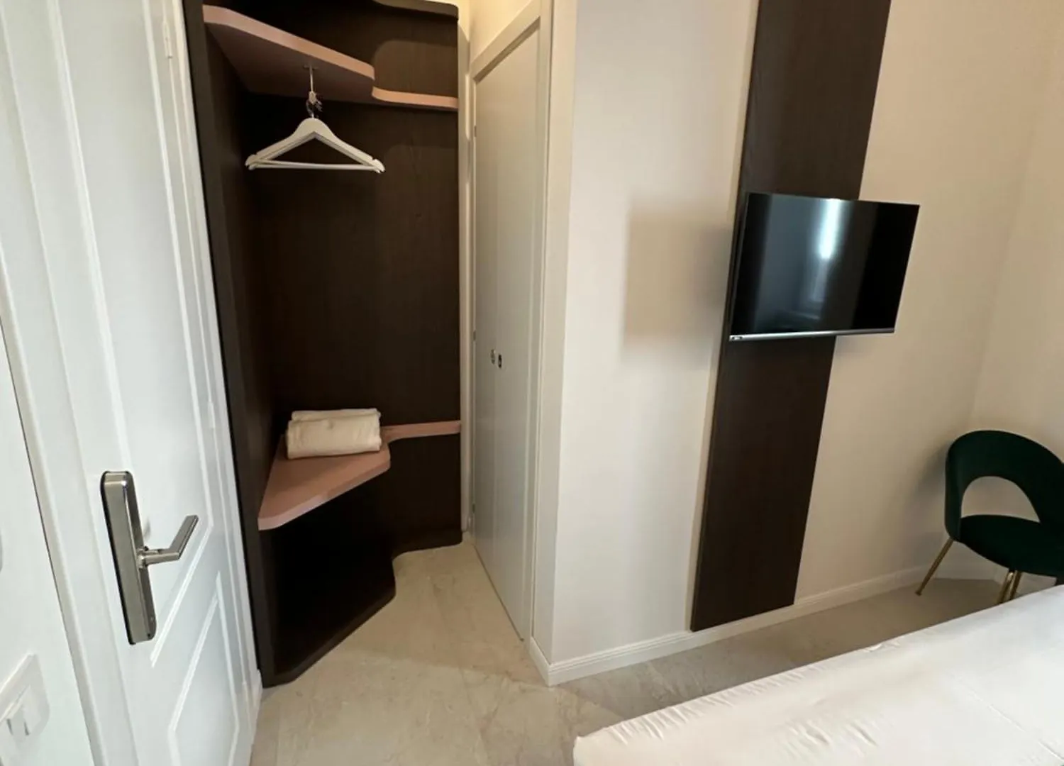 Hotiday Room Collection - Napoli Museo Suite Aparthotel Naples